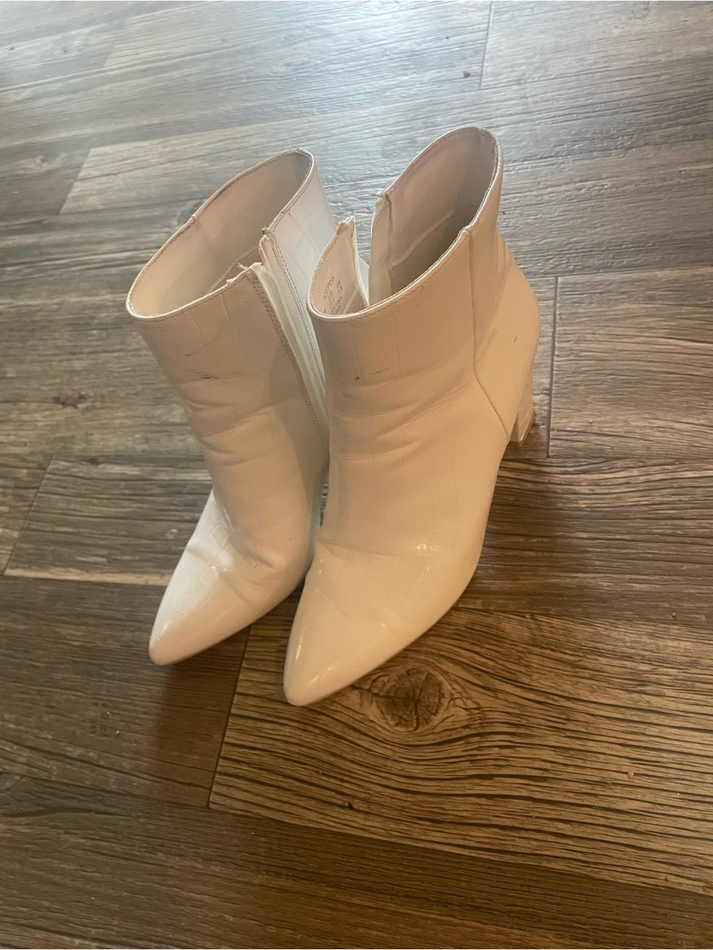 Chic White Pointed Ankle Booties with Side Zip